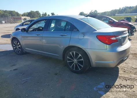 2013 Chrysler 200 Touring z USA, uszkodzony, nr VIN 1C3CCBBB9DN549529
